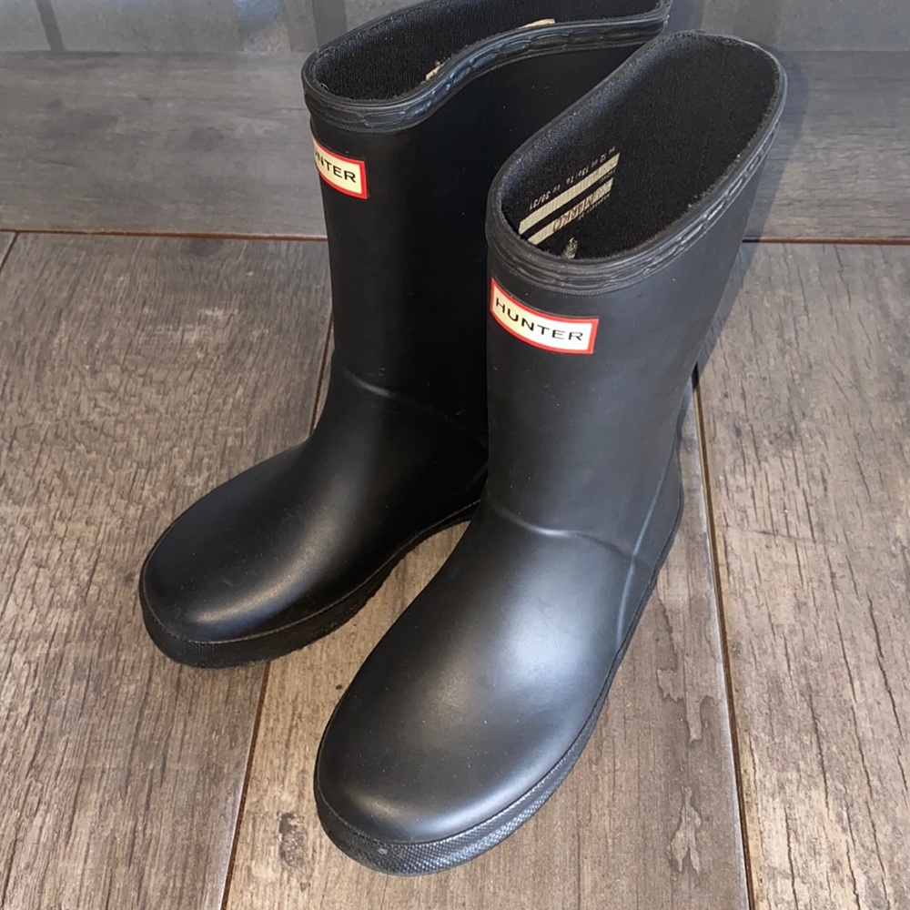 Kids hunter boots size 12 toddler boy check out pictures thanks 🙏